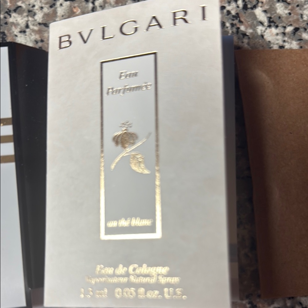 Designer Perfume Sample Set - Picture 6 of 8